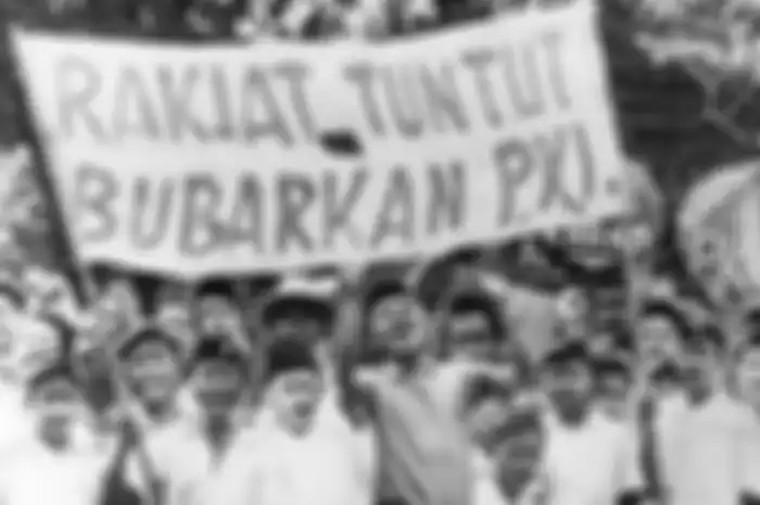 Pada 10 Januari 1966, terjadi demonstrasi besar-besaran menuntut dipenuhinya Tritura. Inilah sejarah dan dampak Tritura
