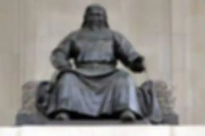 Patung Khubilai Khan,