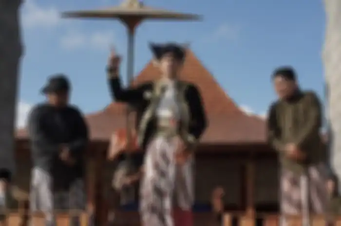 Gegara bisikan Patih Endranata, Sultan Agung percaya bahwa adik iparnya, Adipati Pragola telah melakukan pemberontakan kepada Mataram Islam. Dia gunakan tombak Kiai Baru Klinting untuk membunuhnya.
