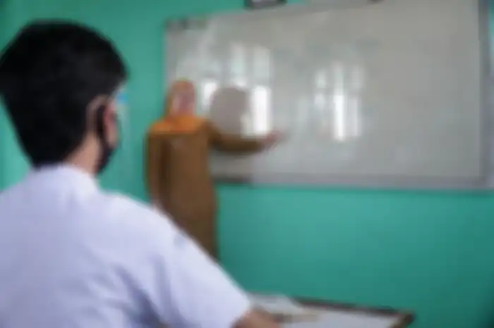 Ilustrasi guru. Guru adalah sosok pahlawan tanpa tanda jasa. Berikut adalah 30 ucapan terimakasih untuk guru saat kenaikan kelas.