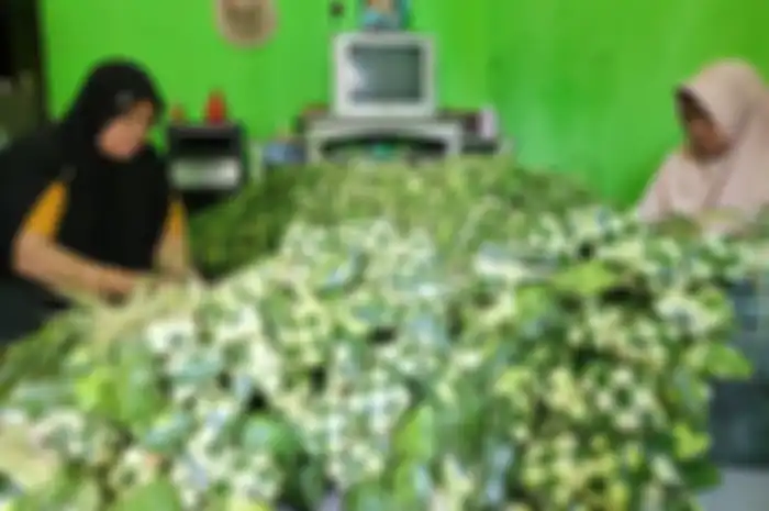 Ketupat adalah makanan khas Lebaran yang memiliki makna filosofis. Simak penjelasan tentang arti khusus dari empat sisi ketupat dalam artikel ini.