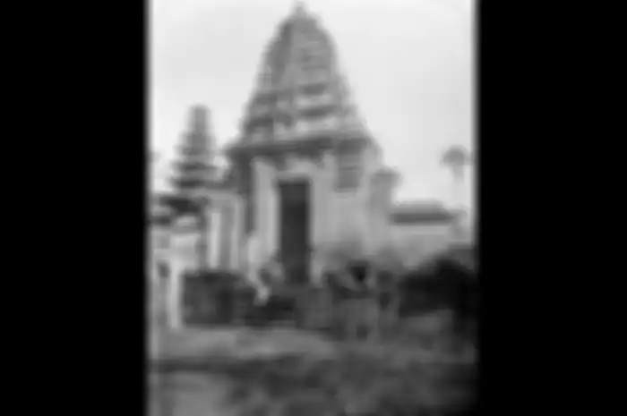 Di masa kejayaannya, Kerajaan  Gelgel pernah menguasai seluruh Bali, Lombok, dan Blambangan. Runtuh setelah diberontak patih sendiri.