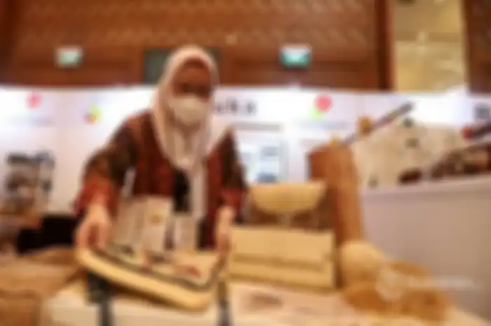 Pemerintah berikan Bantuan Langsung Tunai (BLT) untuk Usaha Mikro, Kecil, dan Menengah (UMKM).