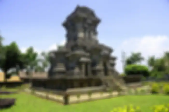 Candi Singasari menjadi salah satu sumber sejarah Kerajaan Singasari yang berbentuk candi. Dibangun sebagai persemayanan Kertanegara.