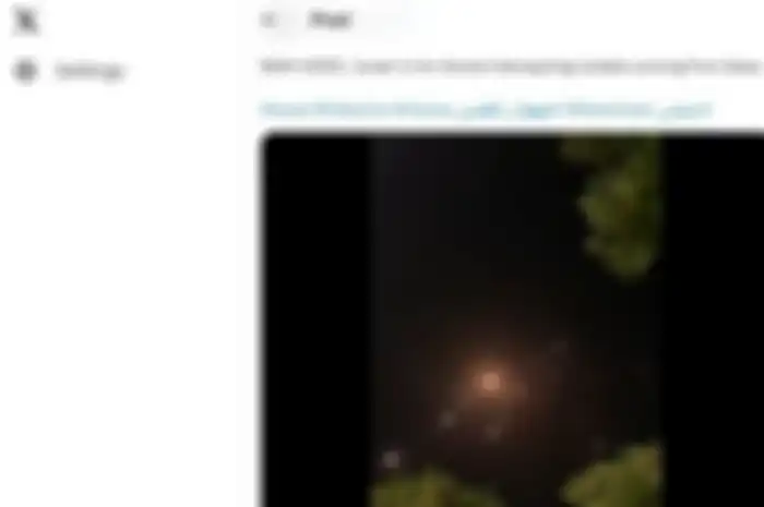 Video yang beredar di media terkait bagaimana cara kerja sistem keamanan Israel Iron Dome menahan roket-roket Hamas.