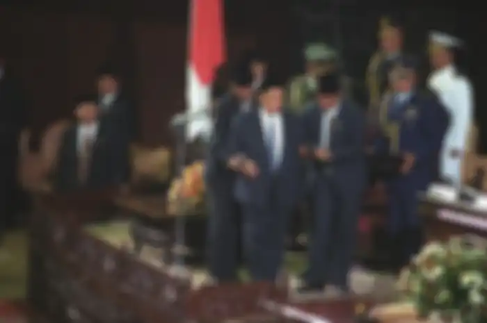 Ketika Gus Dur menjadi presiden Republik Indonesia keempat mengalahkan Megawati yang lebih diunggulkan.