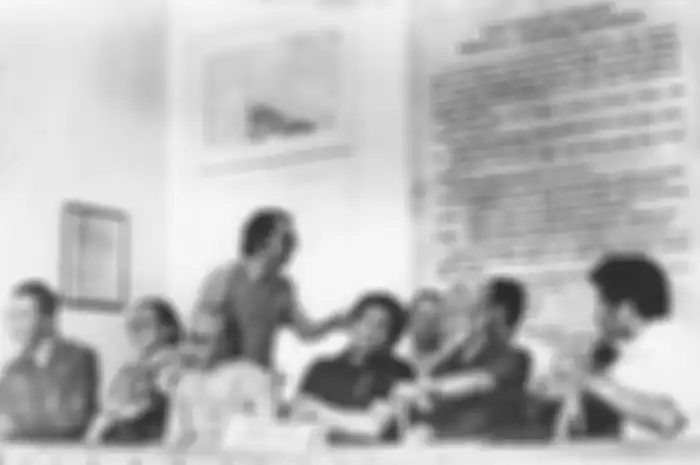 Para tokoh Kongres Pemuda I dan II bertemu di Gedung Sumpah Pemuda (28/10/1978). Apa arti dari Sumpah Pemuda yang diperingati setiap 28 Oktober? Simak penjelasan lengkapnya berikut ini.