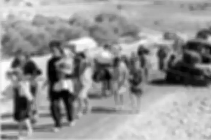 Warga Palestina meninggalkan kota Galilea pada Oktober-November 1948. Akibat Perang Arab-Israel I, ratusan ribu warga Palestina yang mengungsi tak bisa kembali ke kampung halaman mereka. Simak kisah peristiwa Nakbah 15 Mei 1948, ketika ratusan ribu warga Palestina terusir dari tanah airnya oleh Isra