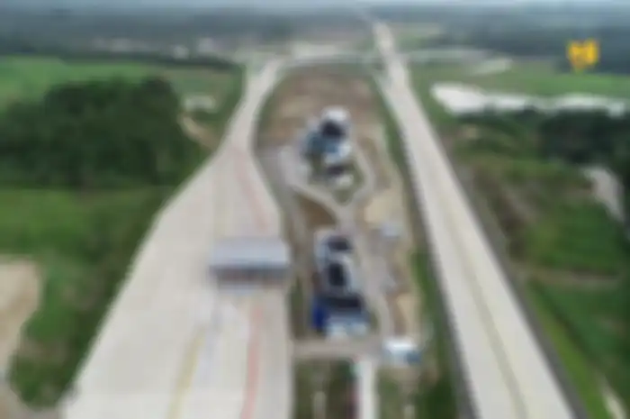 Proyek Infrastruktur. Artikel ini membahas tentang penyebab pembangunan belum merata di Indonesia dilihat dari aspek geografis dan upaya yang dilakukan untuk mengatasinya.