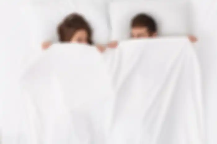 Padahal sudah sah kok malah kejadiannya di mimpi, beginilah arti mimpi berhubungan badan dengan suami.