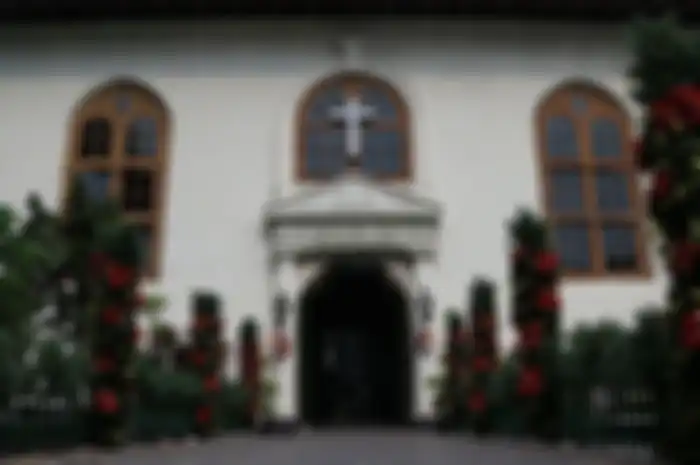 Gereja Sion disebut sebagai gereja pertama sekaligus gereja tertua yang ada di Indonesia. Lokasinya di Jakarta Barat.