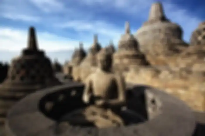 Candi Borobudur di Magelang, Jawa Tengah. Artikel ini menjelaskan butki sejarah teori arus balik yang menggambarkan peran aktif masyarakat Indonesia dalam menyebarkan agama Hindu-Buddha.