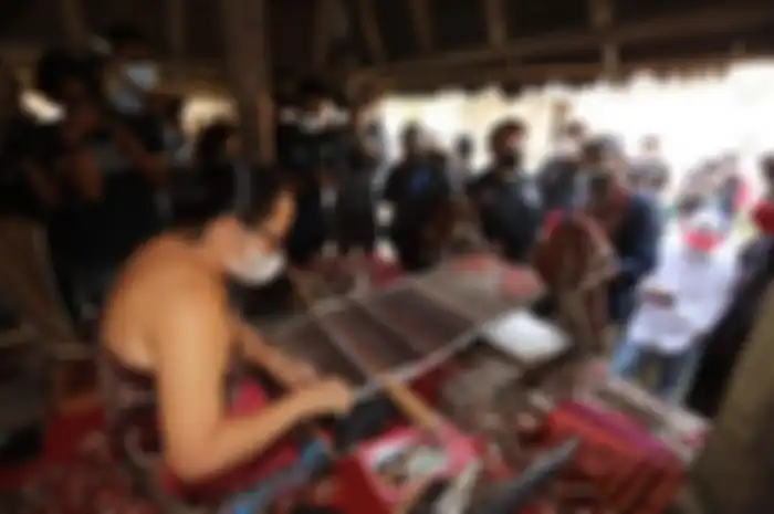 Kain Gringsing, kain tenun asal Bali yang menjadi incaran kolektor dunia.