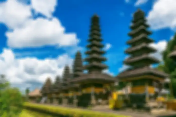 Usaha mengembangkan kegiatan ekonomi dengan mendasarkan pada ide dan gagasan-gagasan inovatif individu masyarakat disebut dengan ekonomi kreatif
