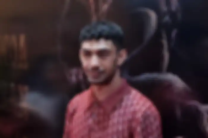 Reza Rahadian barangkali adalah aktor di Indonesia dengan pujian paling banyak. Praktis tidak punya &quot;hater&quot;. Tapi bagi dirinya, terlalu banyak pujian juga berbahaya.