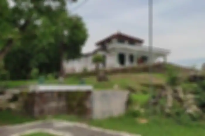 Giri Kedaton yang didirikan oleh Sunan Giri I (Raden Paku) punya kedudukan istimewa. Hingga kemudian ditaklukkan oleh Mataram Islam di bawah Sultan Agung (Tribun Travel)