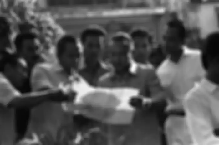 Tapi sayang, harapan rakyat Indonesia terhadap pemerintahan Orde Baru yang ingin melaksanakan Pancasila dan UUD 1945 secara murni dan konsekuen tidak sepenuhnya terwujud.