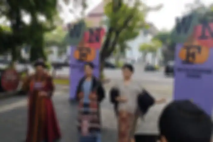 Wastra Nusantara Fashion (WNF) 2024 Solo menghadirkan 40an desainer lokal yang bersinergi untuk melestarikan kekayaan wastra Nusantara.