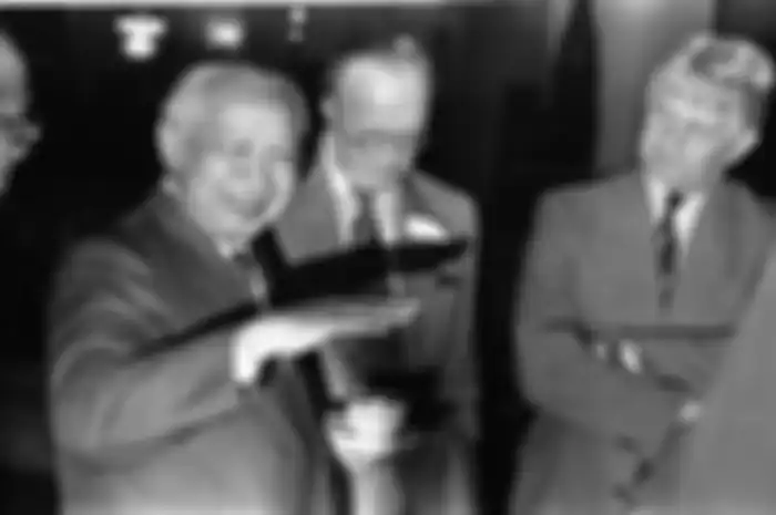 Bisikan Whitlam meminta seoahrto anekasai Timor Timur secara paksa.