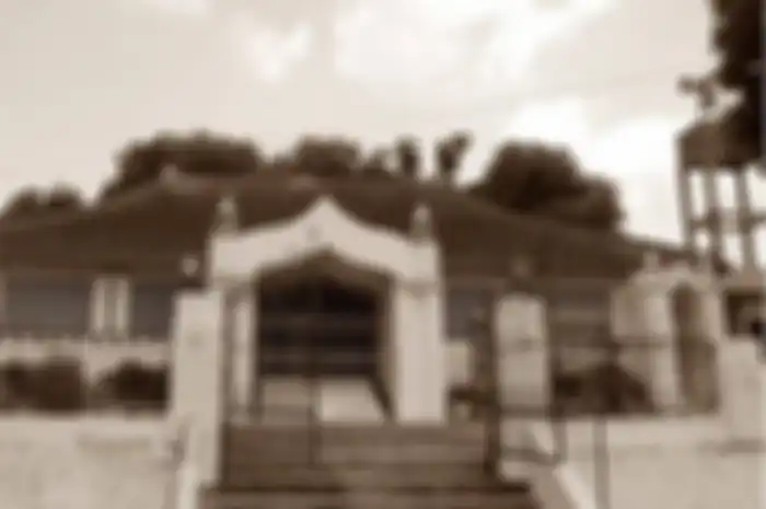 Ki Ageng Henis disebut sebagai penyebar agama Islam di Solo. Makam Ki Ageng Henis berada satu kompleks dengan Masjid Laweyan (kampoengbatiklaweyan.org)