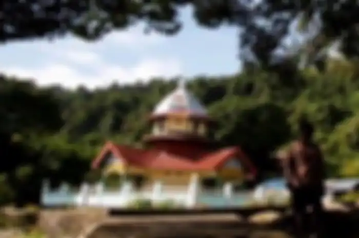 Masjid Tua Patinburak menjadi salah satu masjid tertua di tanah Papua. Di sana, Islam sudah masih sejak tahun 1200-an (Wikipedia Commons)