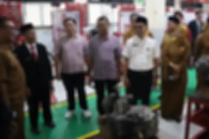 Artikel ini tentang apa saja komponen utama yang harus ada dalam laporan kunjungan industri, semoga bermanfaat (Wahana Honda)