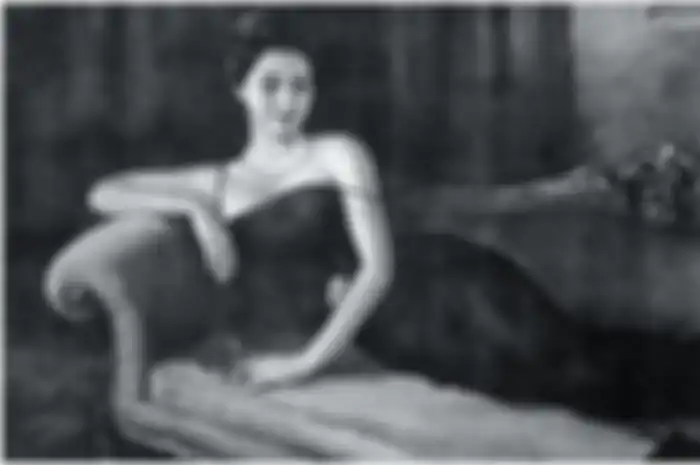 Ini adalah cerita bagaimana Bung Karno berkenalan dengan perempuan-perempuan yang kemudian menjadi istrinya. Ada yang lewat lukisan. Ini adalah lukisan Ratna Sari Dewi, istri Bung Karno dari Jepang (Majalah Intisari)