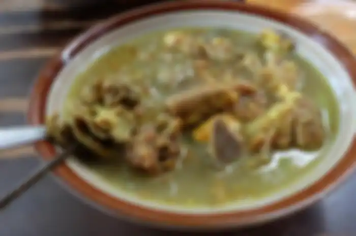 Bagi kalian yang sedang Lebaran di kota kelahiran Presiden Indonesia, inilah lima tempat kuliner yang wajid dikunjungi, yang dijamin uuueeenaaakkk!!