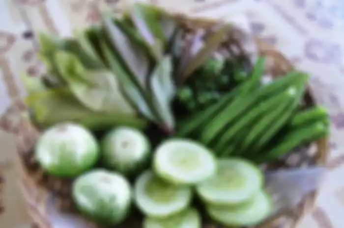 Lalap Tak Cuma Sedap Disantap
