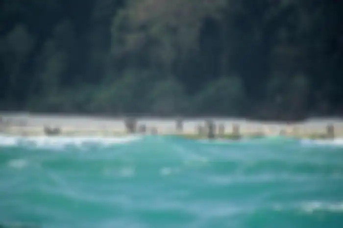Penduduk suku Sentinel Utara tidak segan-segan untuk membunuh siapapun yang berusaha masuk ke pulau mereka.