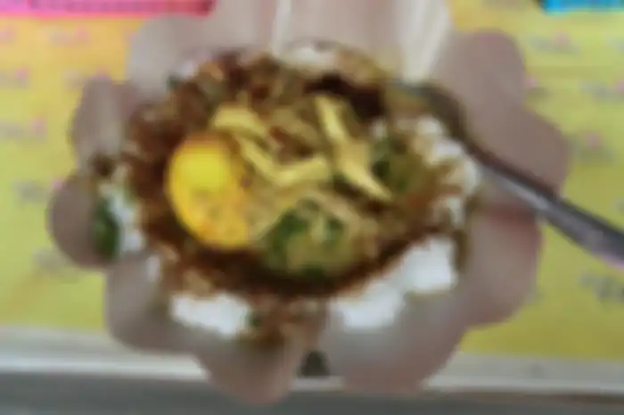 Bubur bali, bubur ayam plus lawar 