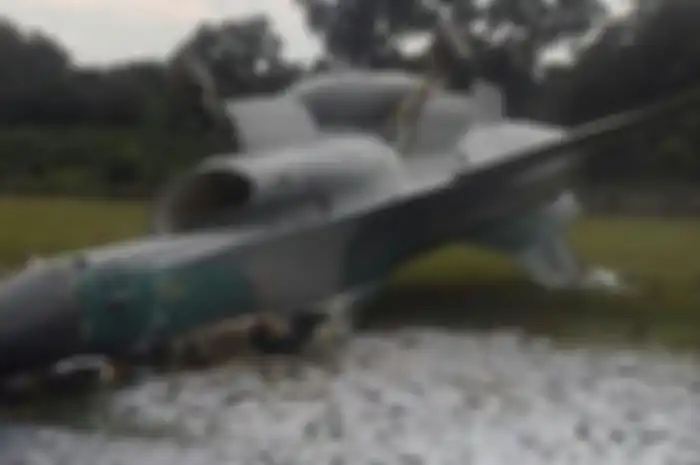 Pesawat F-16 milik TNI AU yang kecelakaan di Pekanbaru