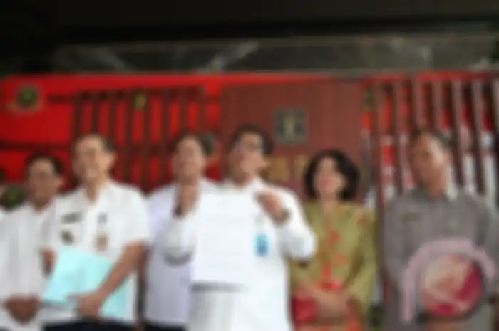 Staf Kemenkumham memberkan keterangan kepada wartawan terkait Status Badan Hukum Hizbut Tahrir Indonesia (HTI) di Kantor Kemenkumham, Jakarta, Rabu (19/7/2017).