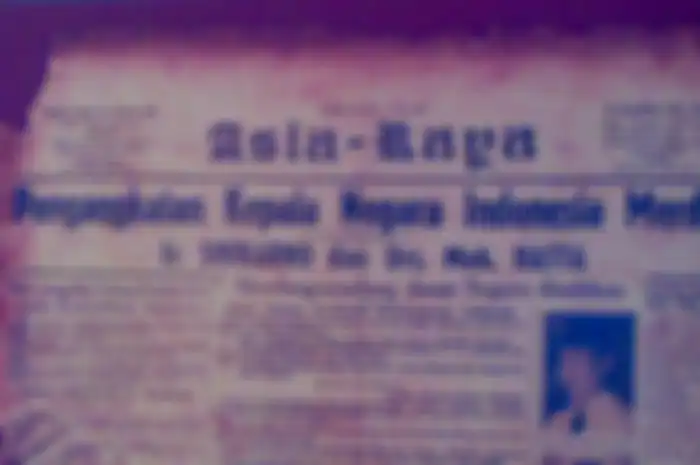 Untuk menjawab apakah detik- detik proklamasi RI tahun 1945 tersebar lewat media massa Intisari membaca koran-koran yang terbit sekitar saat itu dan yang masih tersimpan di Perpustakaan Nasional.