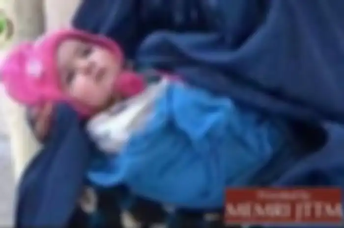 Teroris Taliban menggunakan bayi berusia empat bulan untuk menyembunyikan sebuah bom.