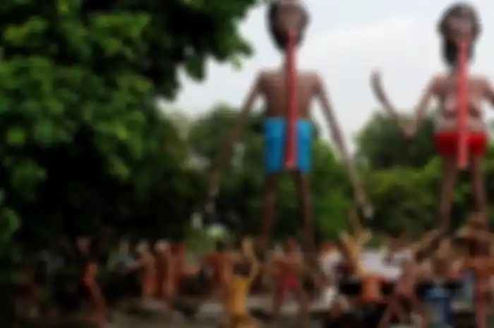 Wang Saen Suk adalah salah satu taman kuil yang penuh dengan adegan-adegan siksa neraka.
