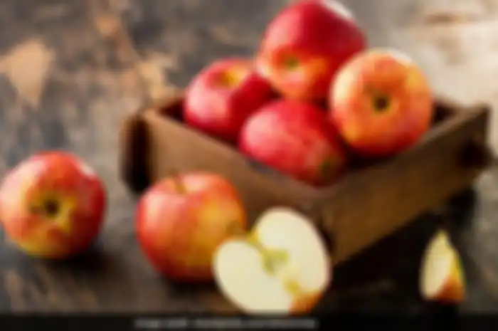 Pernahkan Anda berpikir ada bahaya racun mengintai dalam buah-buah yang Anda makan?