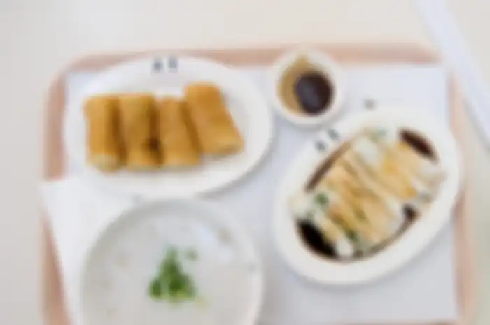 Kalau kita biasa sarapan nasi goreng, nasi uduk dan soto, maka menu sarapan di 10 negara ini sangat berbeda. Kira-kira lidah orang Indonesia bisa menerimanya nggak ya?