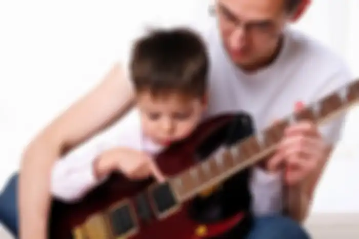 Daerah otak yang berhubungan pada kecerdasan musikal dan linguistik akan lebih terasah pada bayi berusia 9 bulan yang telah diperkenalkan musik.