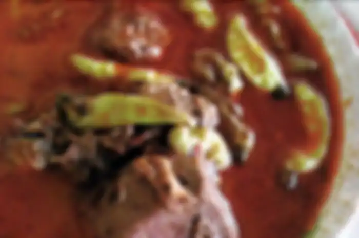 Brongkos Mas-Ja, Dimasak Di Atas Tungku Arang
