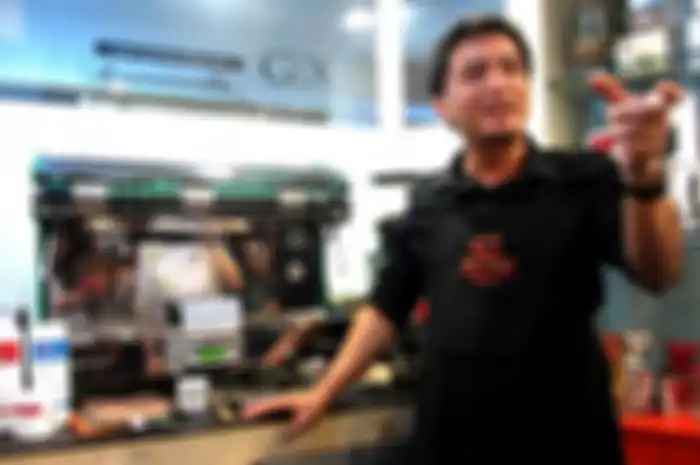 Minum Kopi Racikan Sendiri