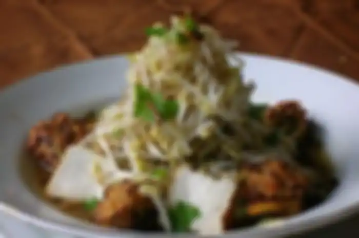 Ke Surabaya Belum Lengkap Tanpa Lontong Balap
