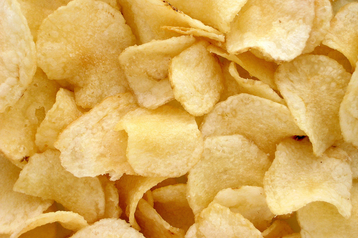 Beberapa makanan yang sering kali kita anggap enak, nyatanya itulah makanan yang mudah memicu penyakit kanker.