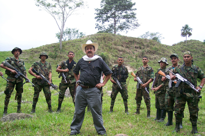 Tugas para tentara bayaran itu kadang melebihi tentara regular AS; selain melatih tentara Kolombia mereka juga bertempur melawan gerilyawan FARC.