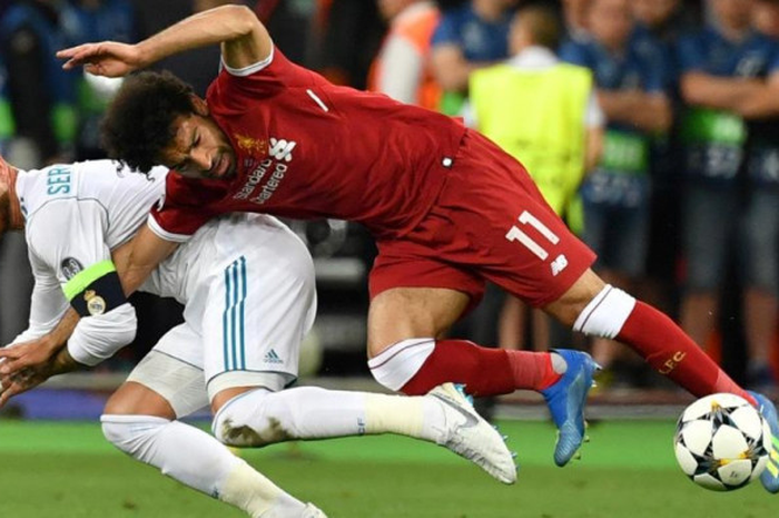 Menurut Lampard, apa yang dilakukan Ramos masih dalam tahap wajar karena Ramos berposisi sebagai pemain bertahan. 