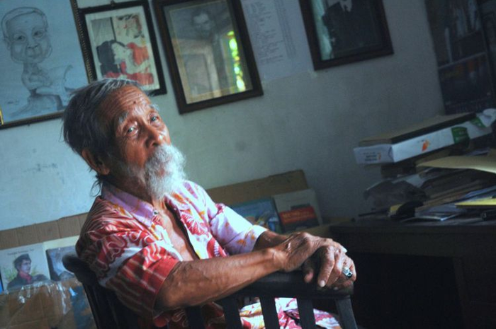 Tak banyak yang tahu bahwa pria kelahiran‎ 17 Februari 1937 itu adalah adik kandung almarhum Pramoedya Ananta Toer, sastrawan dan penulis yang kiprahnya diperhitungkan dunia.‎ ‎ 