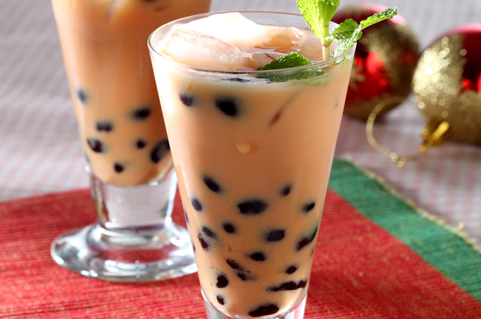 Meski ada manfaat kesehatan dari minum minuman berbasis teh, ketahuilah jika diminum berlebih ternyata akan membahayakan kesehatan.