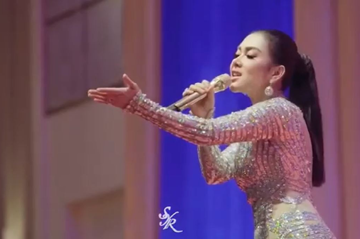 Kelas paling istimewa itu dari konser bertajuk #10tahunjambulkhatulistiwa "Journey of Syahrini" dinamai Incess Seat. 