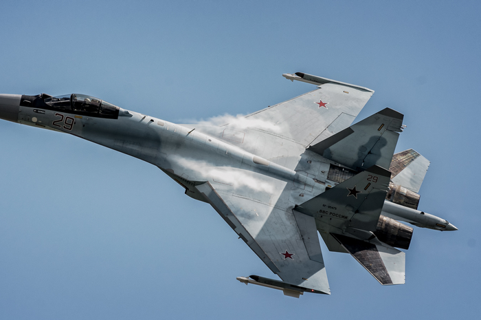 Apa yang membuat Sukhoi SU-35 buatan Rusia ini begitu istimewa sehingga Indonesia ngebet untuk memilikinya? Selain itu, membuat Australia khawatir?