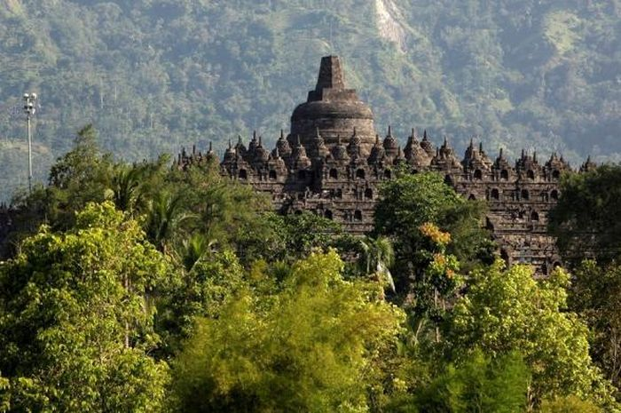 Seperti yang kita tahu, kota Yogyakarta memiliki banyak destinasi wisata yang tersebar di mana-mana. Salah satunya Candi Borobudur.